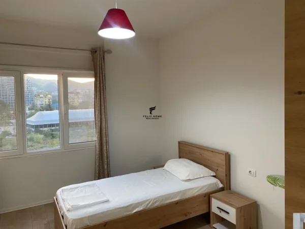 Tirane, jepet me qera apartament 2+1+Ballkon Kati 4, 117 m² 1.300 € (RRUGA E KOSOVAREVE)