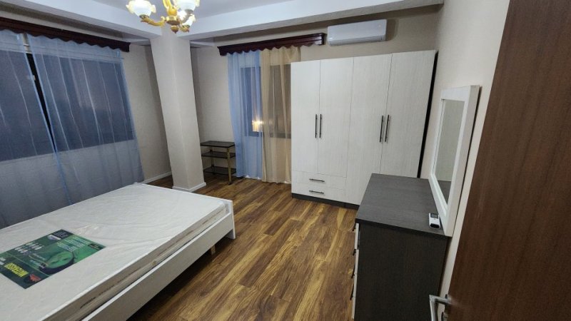 Tirane, jepet me qera apartament 2+1 Kati 4, 105 m² 700 € (Myslym Shyri)