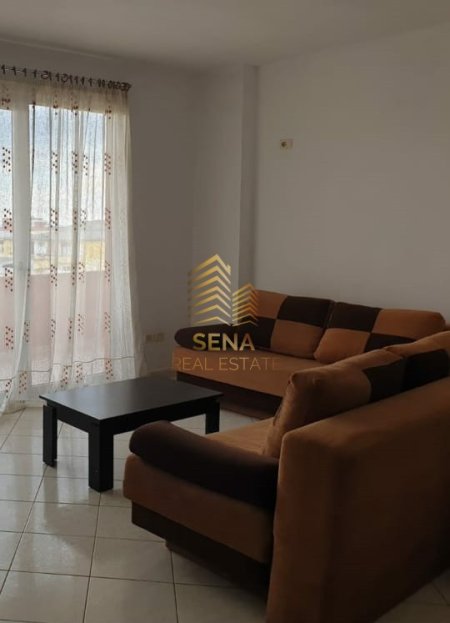 Tirane, jepet me qera apartament 2+1+Ballkon Kati 6, 130 m² 400 € (Rruga Muhamet Deliu)