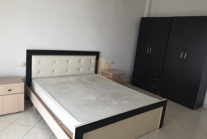 Tirane, jepet me qera apartament 2+1+Ballkon Kati 6, 130 m² 400 € (Rruga Muhamet Deliu)