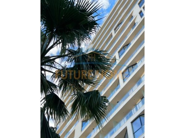 Tirane, shitet ambjent biznesi Kati 1, 171 m² 513.000 € (Mine Peza)