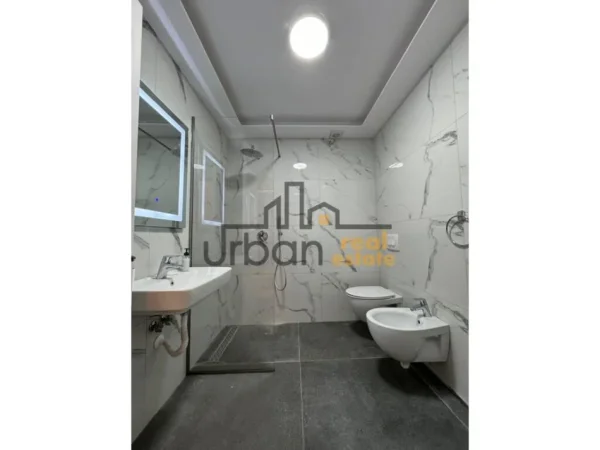 Tirane, shitet apartament 1+1 Kati 9, 63 m² 175.000 € (Fiori Di Bosco)