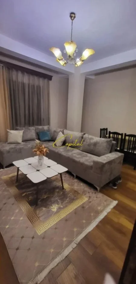 Tirane, jepet me qera apartament 2+1 Kati 4, 105 m² 700 € (MYSLYM SHYRI)