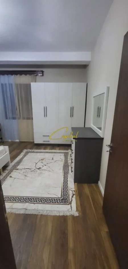 Tirane, jepet me qera apartament 2+1 Kati 4, 105 m² 700 € (MYSLYM SHYRI)