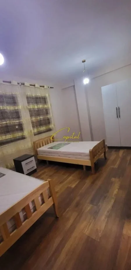 Tirane, jepet me qera apartament 2+1 Kati 4, 105 m² 700 € (MYSLYM SHYRI)