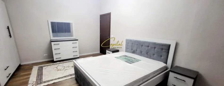 Tirane, jepet me qera apartament 2+1 Kati 4, 105 m² 700 € (MYSLYM SHYRI)