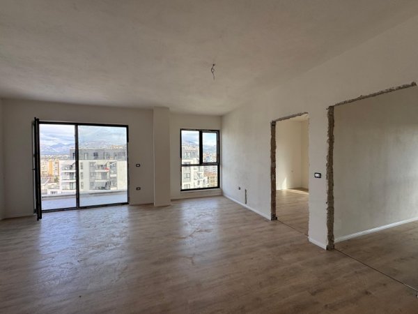 Tirane, shitet apartament 2+1 Kati 11, 91 m² 160.000 € (Ish Fusha Aviacionit)