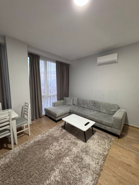 Tirane, jepet me qera apartament 1+1+Ballkon Kati 8, 65 m² 500 € (Rruga Tafaj)