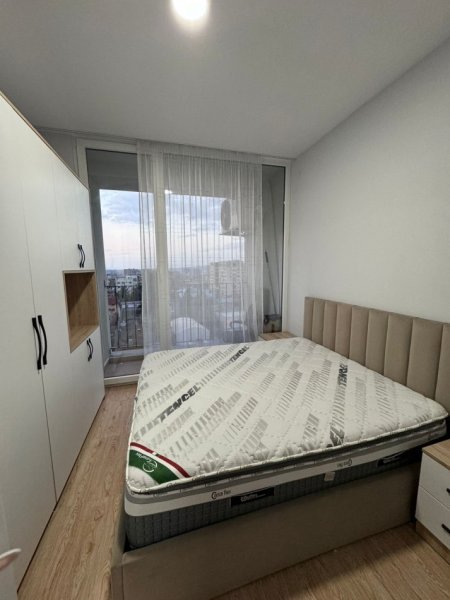 Tirane, jepet me qera apartament 1+1+Ballkon Kati 8, 65 m² 500 € (Rruga Tafaj)
