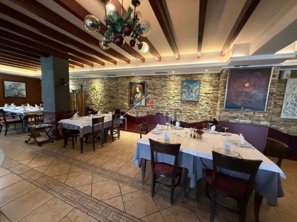 Tirane, jepet me qera bar-resorant Kati 1, 500 m² 5.100 € (Brryli)