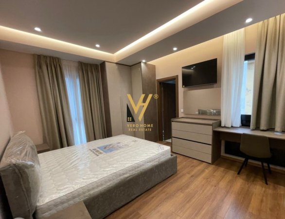 Tirane, jepet me qera apartament 2+1+Ballkon Kati 9, 110 m² 830 € (FARMACIA 10)