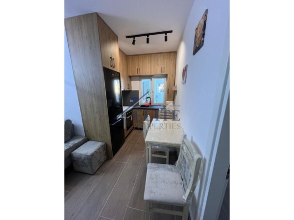 Tirane, jepet me qera 1+1 Kati 3, 51 m² 500 € (Selite)