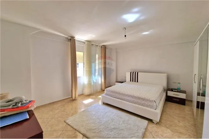 Vlore, shitet apartament 2+1+Ballkon Kati 2, 118 m² 135.000 € (tek Kisha Vlore)