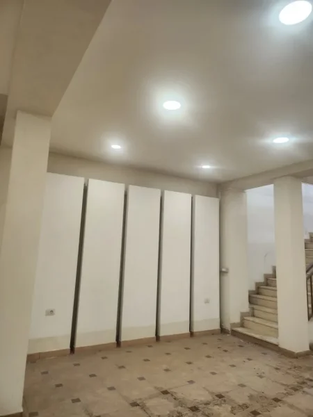 Tirane, jepet me qera , 130 m² 750 €