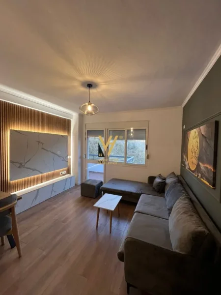 Durres, shitet apartament 1+1+Ballkon Kati 6, 65 m² 73.000 € (SHKEMBI I KAVAJES)