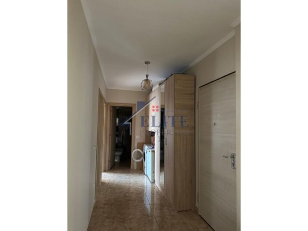 Tirane, jepet me qera apartament 2+1 Kati 2, 95 m² 610 € (Liqeni i Thate)
