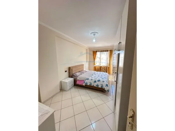 Tirane, shitet apartament 2+1+Ballkon Kati 2, 100 m² 138.000 € (unaza e re)