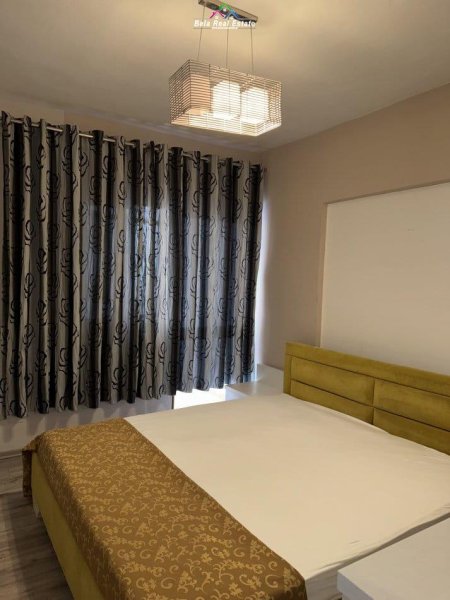 Tirane, jepet me qera apartament 2+1 Kati 5, 90 m² 650 € (komuna e parisit)