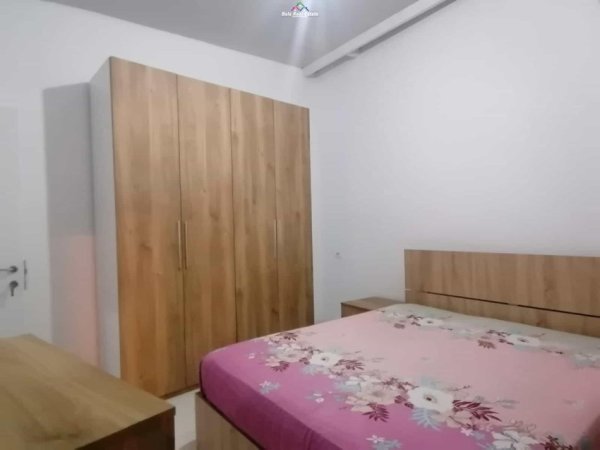 Tirane, jepet me qera Vile 1+1+Ballkon Kati 1, 65 m² 350 € (qytet studenti)