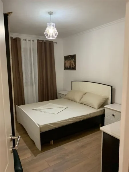 Tirane, jap me qera apartament 3+1 Kati 3, 81 m² 700 € (Ne rrugen Dervish Hekali, afer Bocca Caffe)