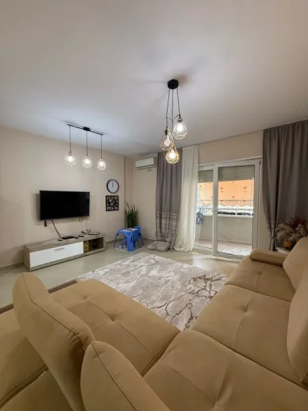 Tirane, shitet apartament 1+1+Ballkon Kati 5, 90 m² 232.960 € (Tek ATSH, Pazari i Ri)