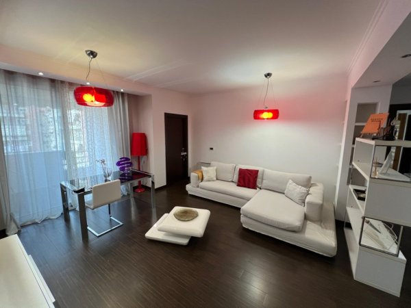 Tirane, jepet me qera apartament 2+1+Aneks+Ballkon Kati 9, 107 m² 900 € (Kompleksi Panorama)