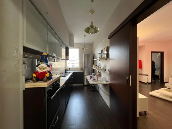 Tirane, jepet me qera apartament 2+1+Aneks+Ballkon Kati 9, 107 m² 900 € (Kompleksi Panorama)