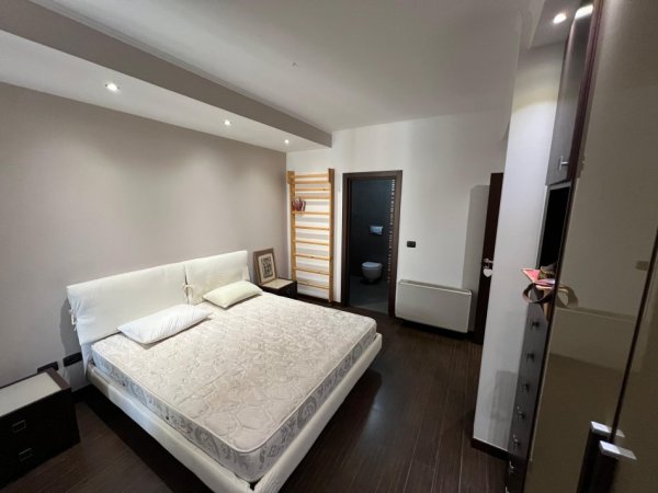 Tirane, jepet me qera apartament 2+1+Aneks+Ballkon Kati 9, 107 m² 900 € (Kompleksi Panorama)