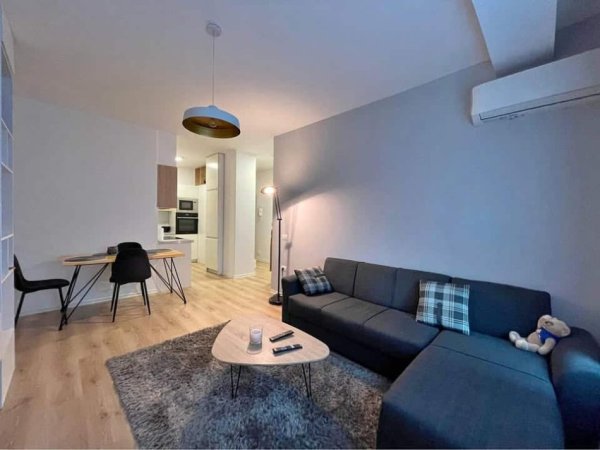 Tirane, jepet me qera apartament 1+1 Kati 1, 60 m² 550 € (5 MAJI)
