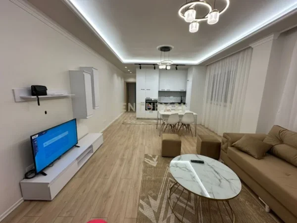 Tirane, jap me qera apartament 1+1 , 70 m² 600 € (Liqeni i Thatë)