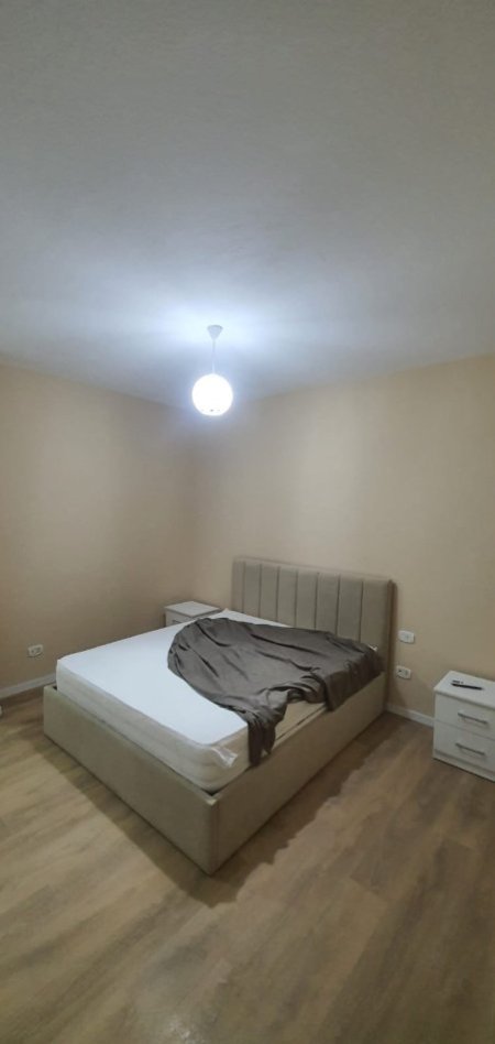 Tirane, jepet me qera apartament 1+1 Kati 5, 70 m² 650 € (21 Dhjetori)