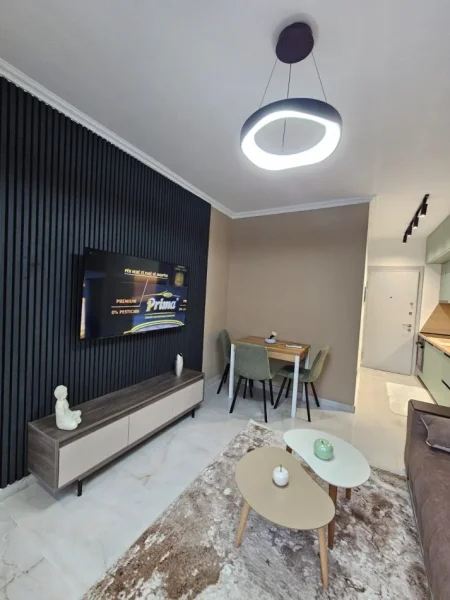 Tirane, jepet me qera apartament 1+1 Kati 8, 65 m² 480 € (5 Maji)