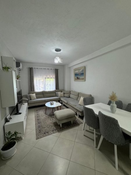 Tirane, jepet me qera apartament 2+1+Aneks+Ballkon Kati 2, 87 m² 600 € (don bosko)
