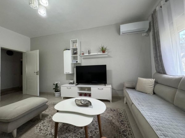 Tirane, jepet me qera apartament 2+1+Aneks+Ballkon Kati 2, 87 m² 600 € (don bosko)