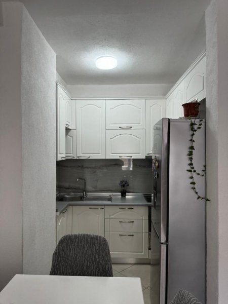 Tirane, jepet me qera apartament 2+1+Aneks+Ballkon Kati 2, 87 m² 600 € (don bosko)