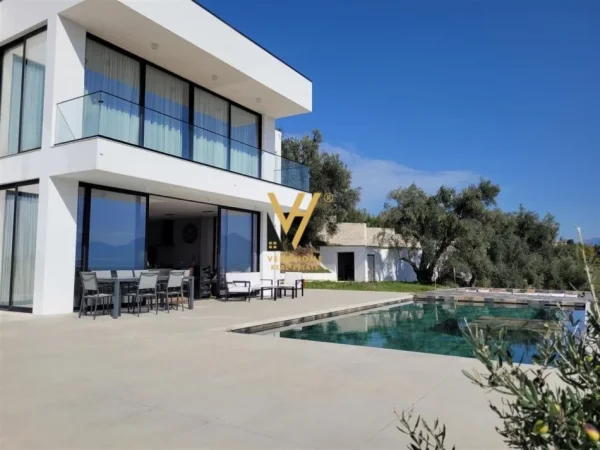 Tirane, jepet me qera Vile 2 Katshe Kati 0, 250 m² 7.000 € (CITY PARK)