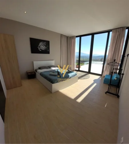 Tirane, jepet me qera Vile 2 Katshe Kati 0, 250 m² 7.000 € (CITY PARK)