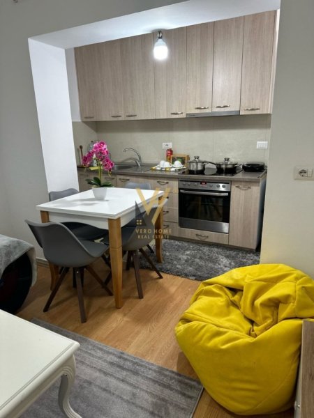 Tirane, jepet me qera apartament 3+1+Ballkon Kati 1, 106 m² 600 € (BRRYL)