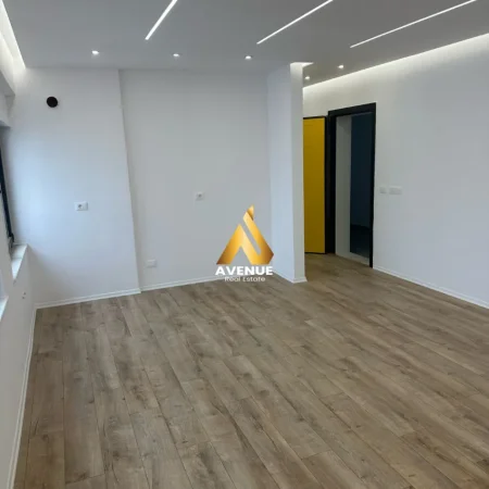 Tirane, shitet apartament 1+1+Ballkon Kati 4, 65 m² 144.000 € (kodra e diellit)