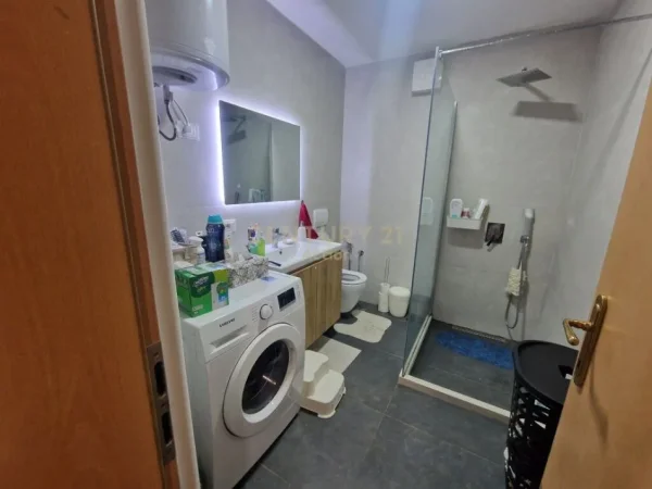 Tirane, shes apartament 2+1 , 95 m² 210.000 € (Globe)