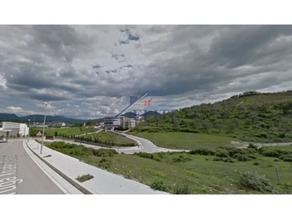 Tirane, shitet toke , 4.500 m² 990.000 € (Mjull Bathore)