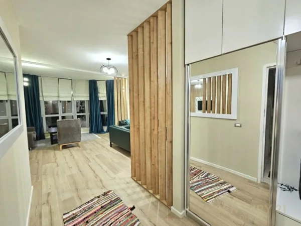 Tirane, jap me qera apartament 3+1+2+ 2 Poste Parkimi , 140 m² 1.200 € (Kopshti Botanik Zoologjik)