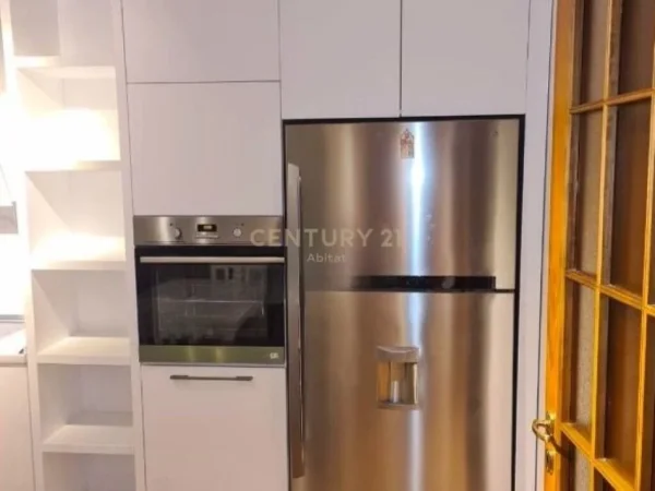 Tirane, shes apartament 2+1+2 , 140 m² 560.000 € (Stadiumi Dinamo)