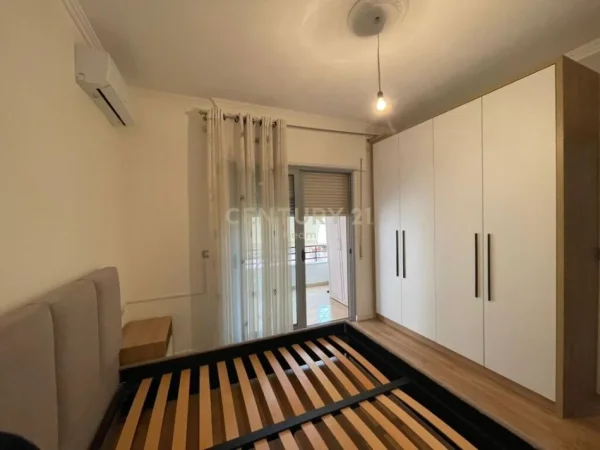 Tirane, jap me qera apartament 2+1+2 , 110 m² 800 € (Liqeni i Thatë)
