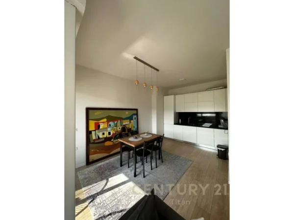 Tirane, jap me qera apartament 2+1+2 , 93 m² 1.300 € (Rruga e Kosovarëve)