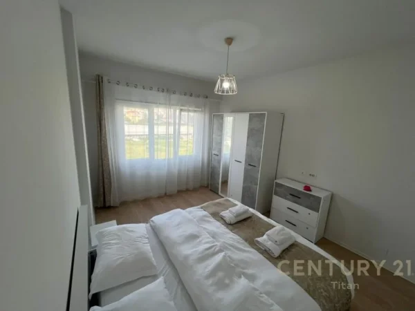 Tirane, jap me qera apartament 2+1+2 , 93 m² 1.300 € (Rruga e Kosovarëve)