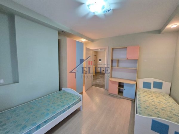 Tirane, jepet me qera apartament 2+1+Ballkon Kati 3, 135 m² 590 € (KMY, Yzberisht)