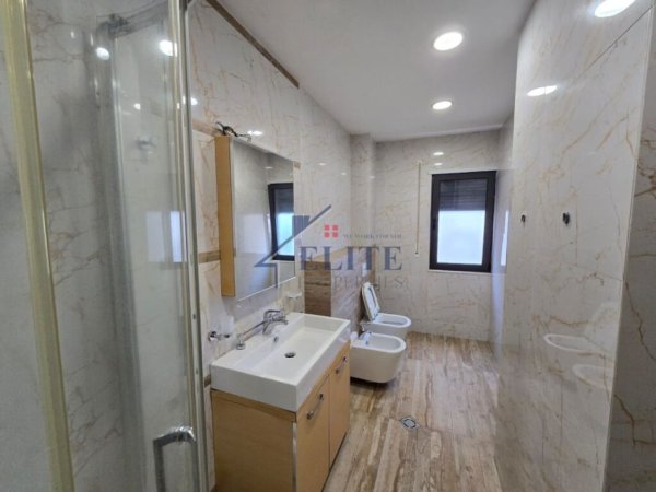 Tirane, jepet me qera apartament 2+1+Ballkon Kati 3, 135 m² 590 € (KMY, Yzberisht)