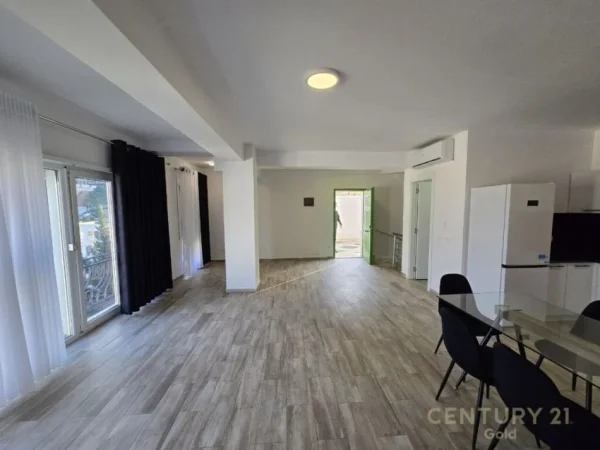 Tirane, jap me qera apartament 3+1+3+POST PARKIMI , 208 m² 1.200 € (Kodra e Diellit)