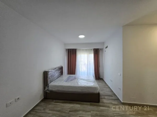 Tirane, jap me qera apartament 3+1+3+POST PARKIMI , 208 m² 1.200 € (Kodra e Diellit)